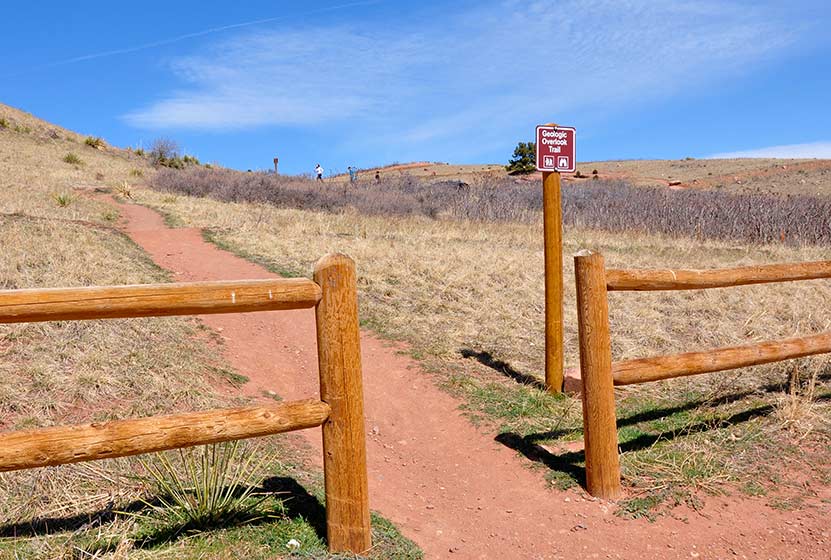 red rocks geologic overlook trail