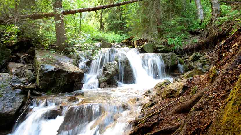 06_hanging-lake-colorado-cascade