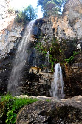 12_hanging-lake-colorado-spoutingrockfalls