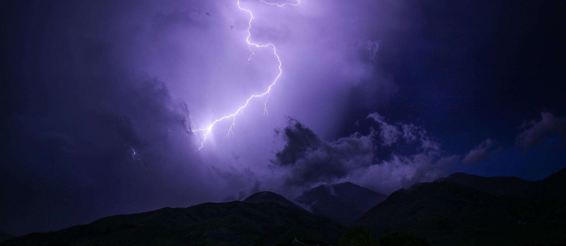 lightning storm hiking colorado